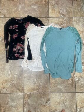 Vintage Rue21 Lace Detail Ribbed Tops Bundle